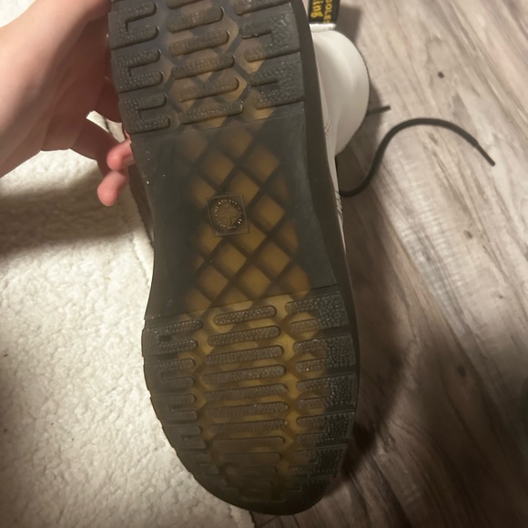 White doc martens - Picture 4 of 5